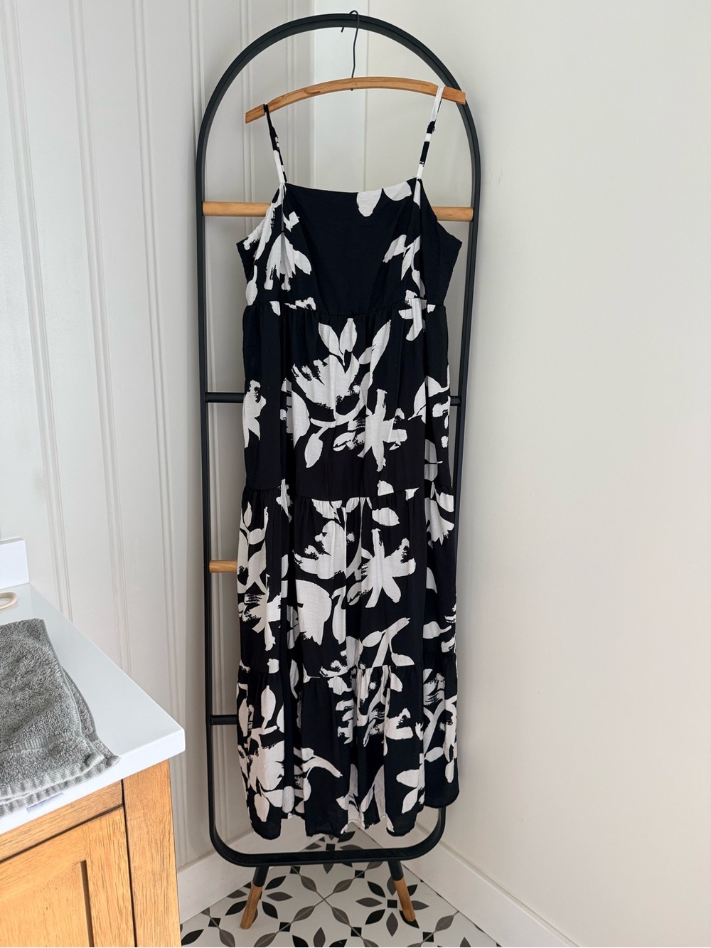 Nine West Black & White Floral Tiered Maxi Dress